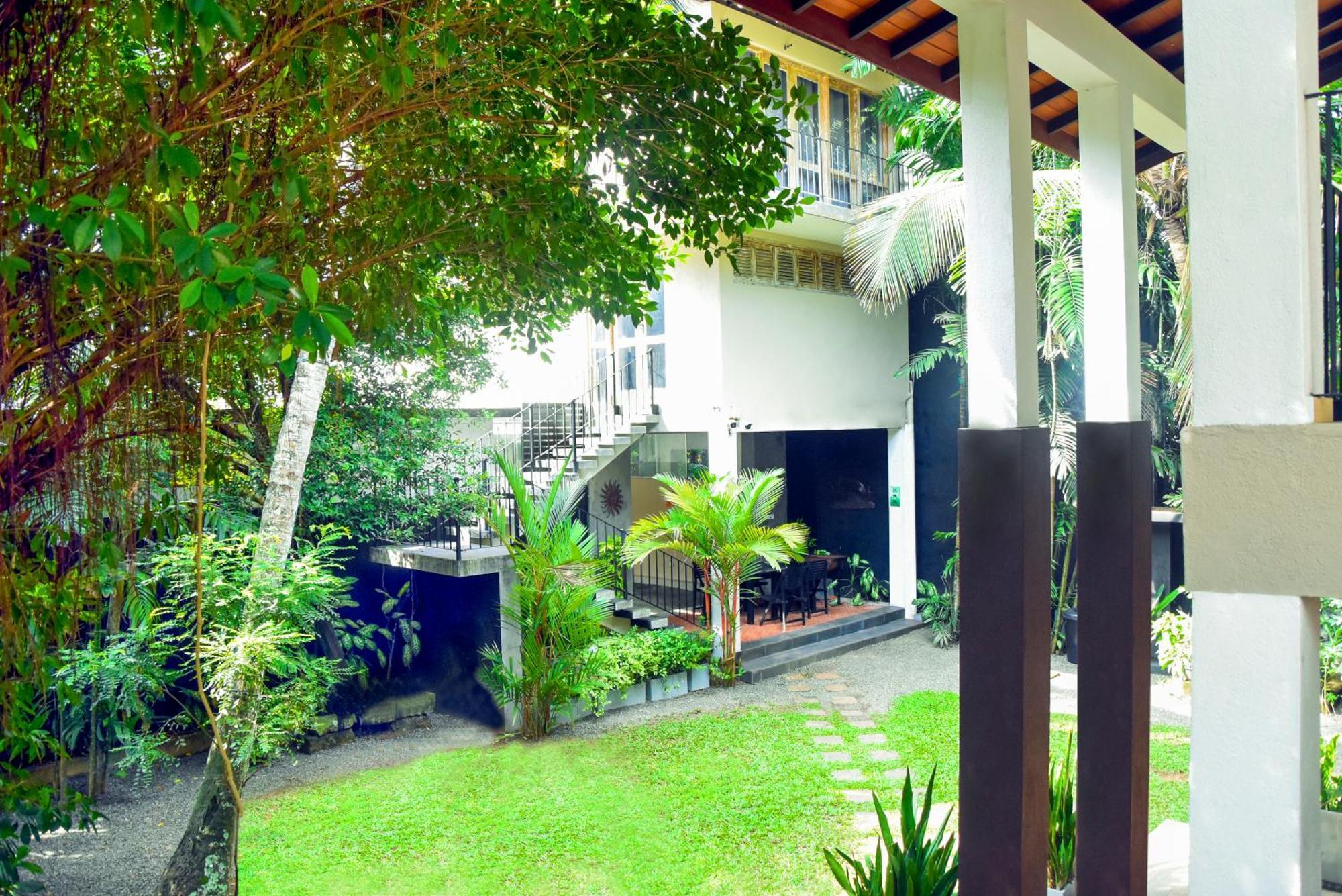 Sithu Villa Hikkaduwa Extérieur photo